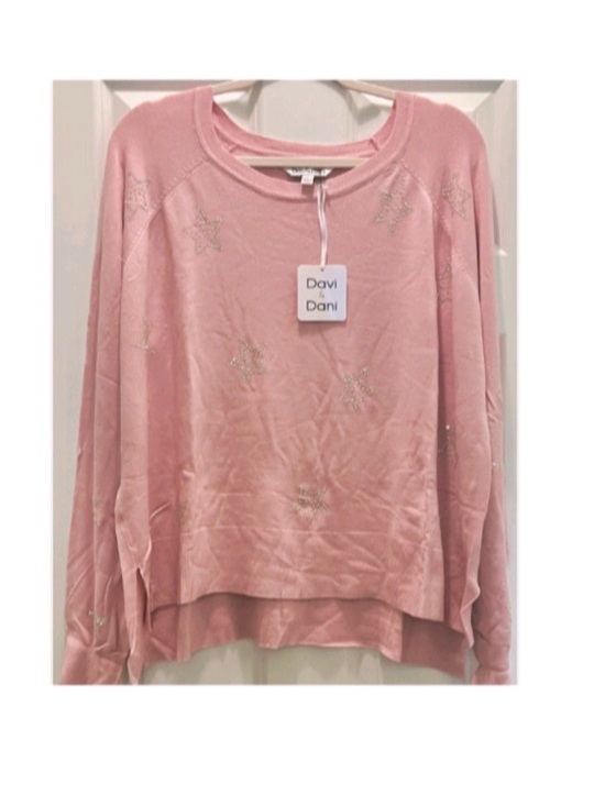 DAVI & DANI Tops - NWT Davi & Dani rhinestone embellished Star loose knit tunic top blouse